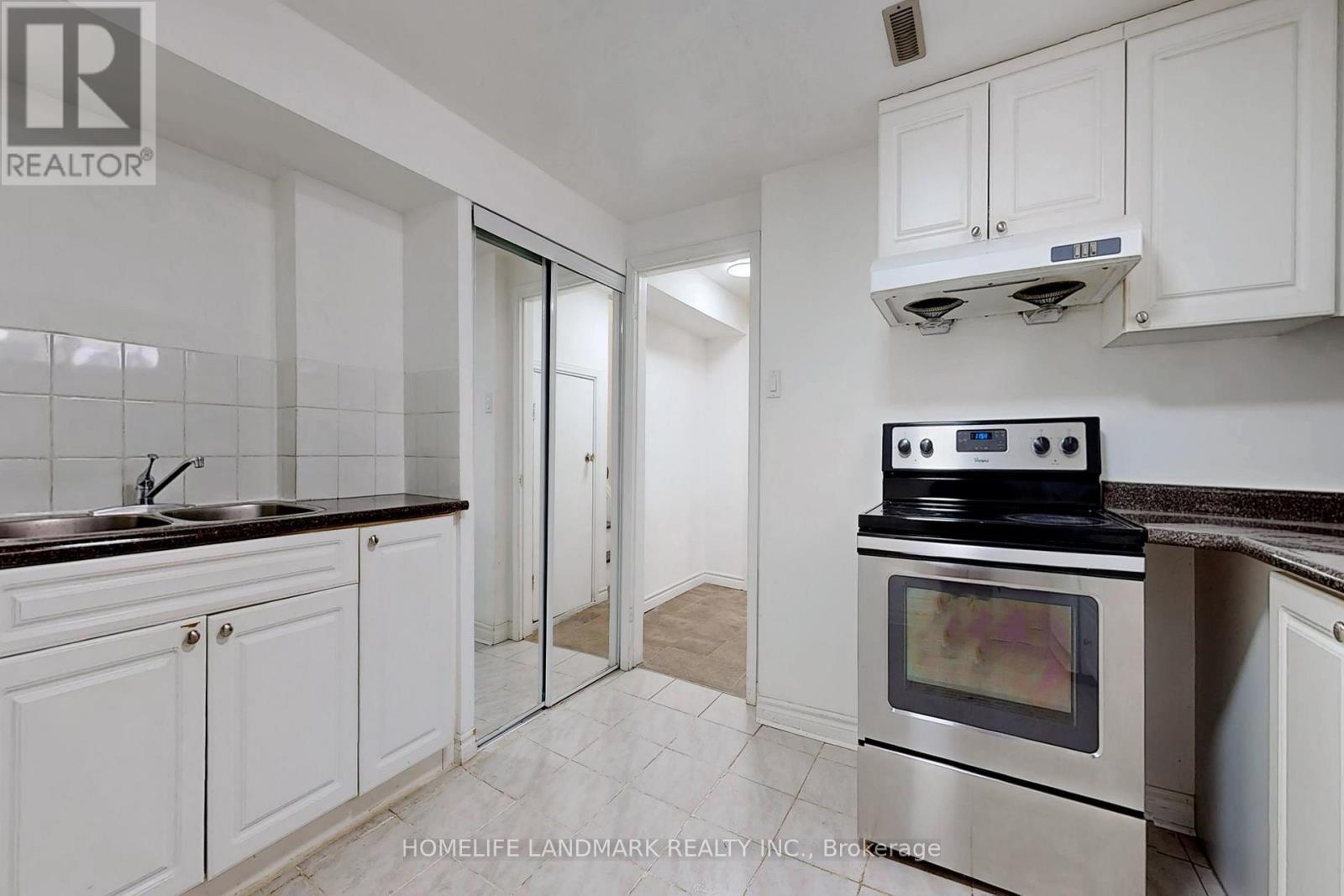 225 PINEWAY BOULEVARD - 23