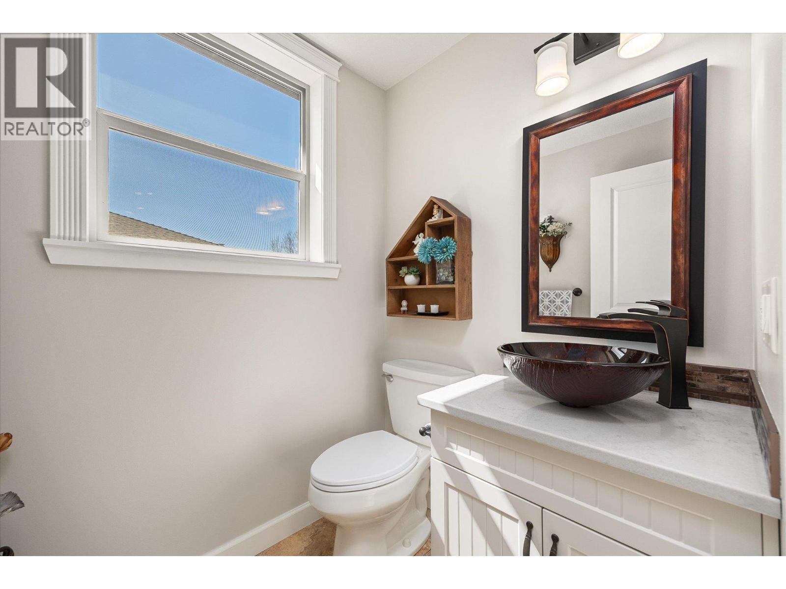  1018 Hume Avenue, Kelowna