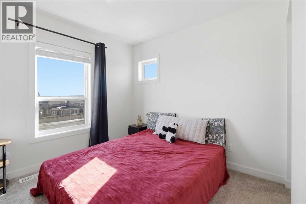 #402 11 Evanscrest Mews NW - 27