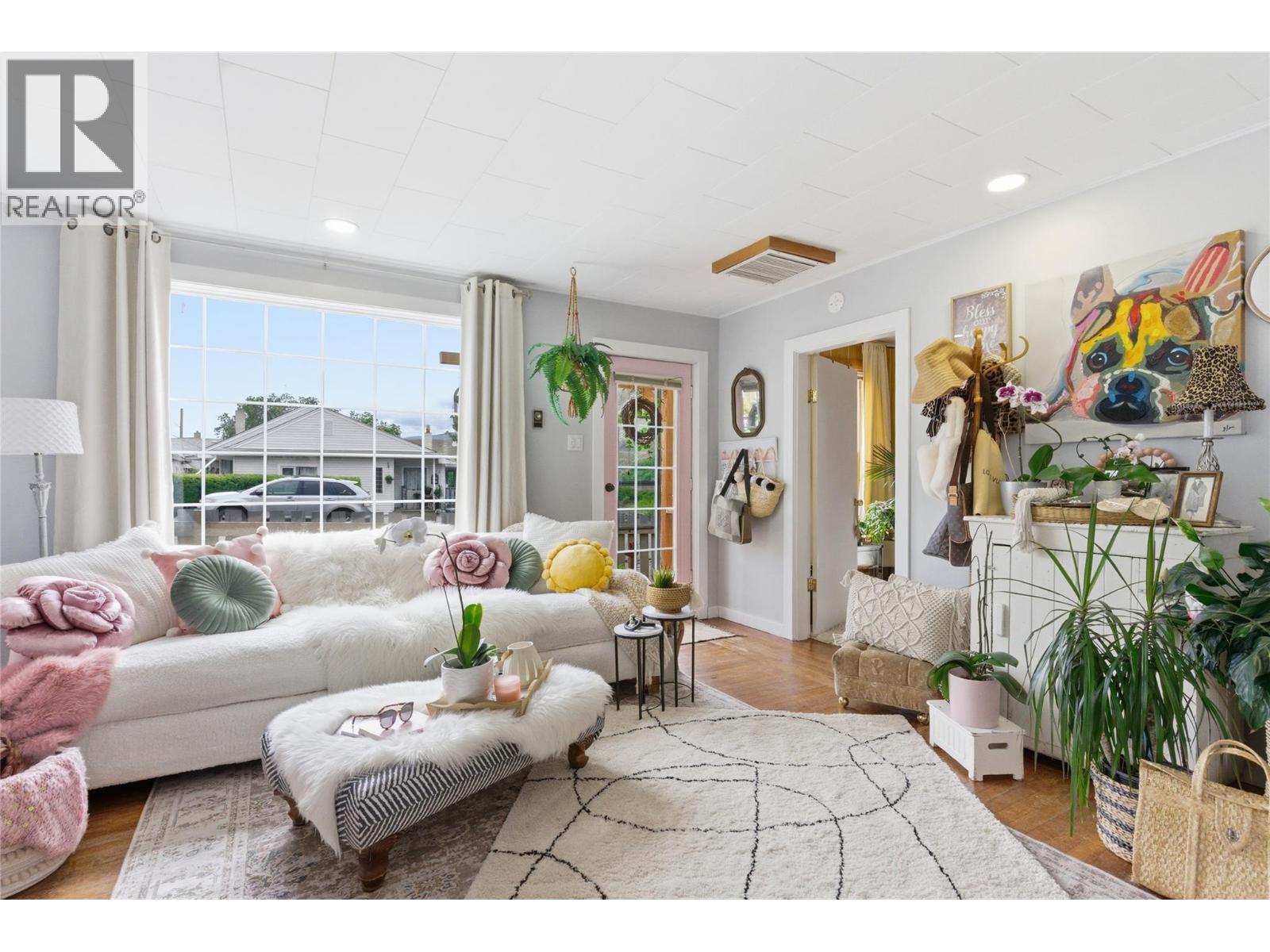 352 5TH Street - 11