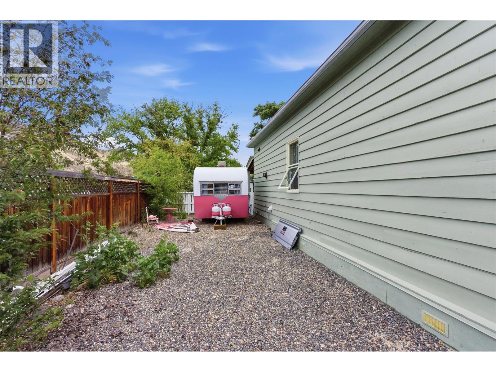 352 5TH Street - 22