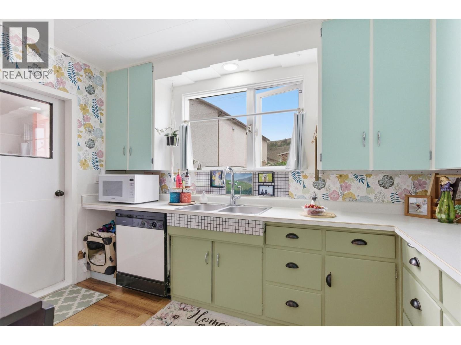 352 5TH Street - 9