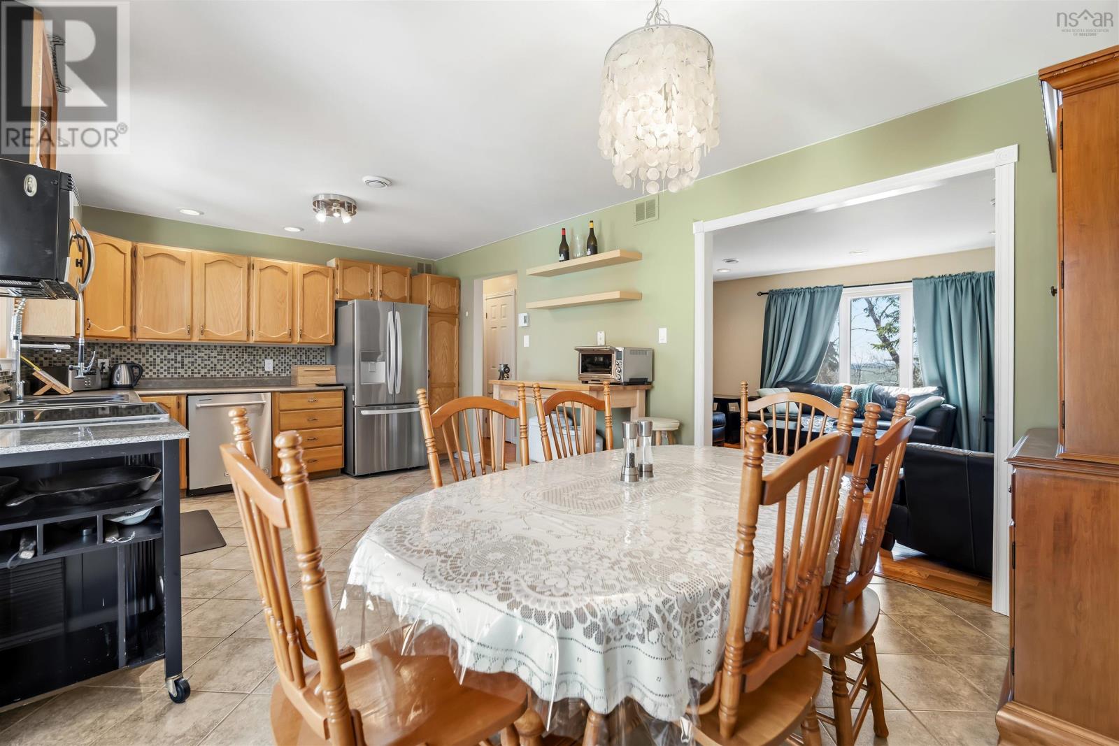100 Tamarack Drive - 12