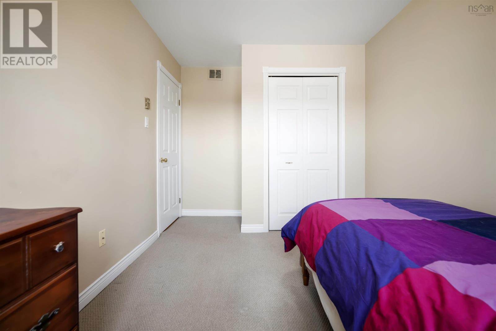 100 Tamarack Drive - 23