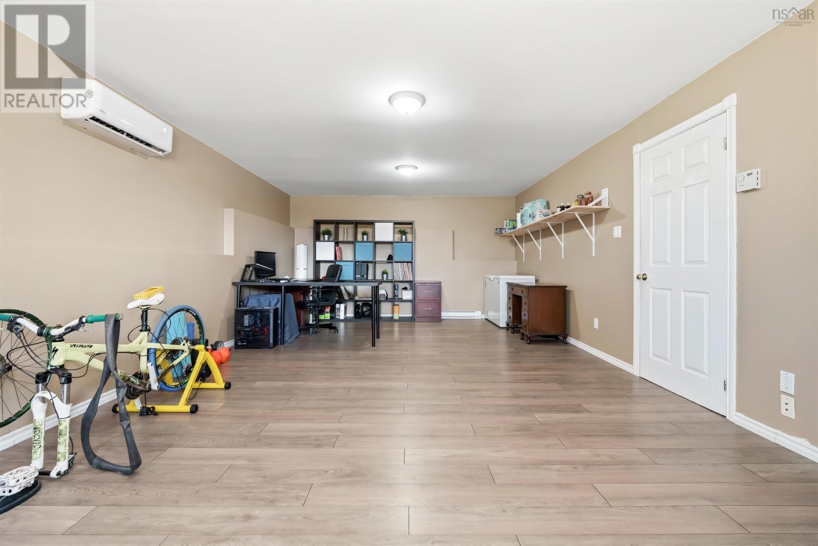 100 Tamarack Drive - 26