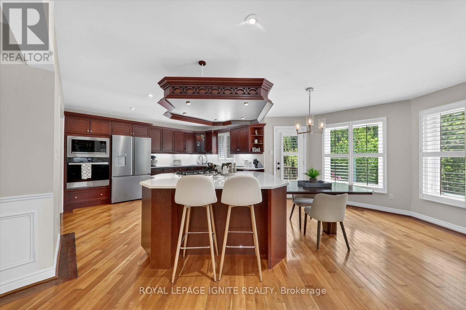 885 BAYLAWN DRIVE - 9