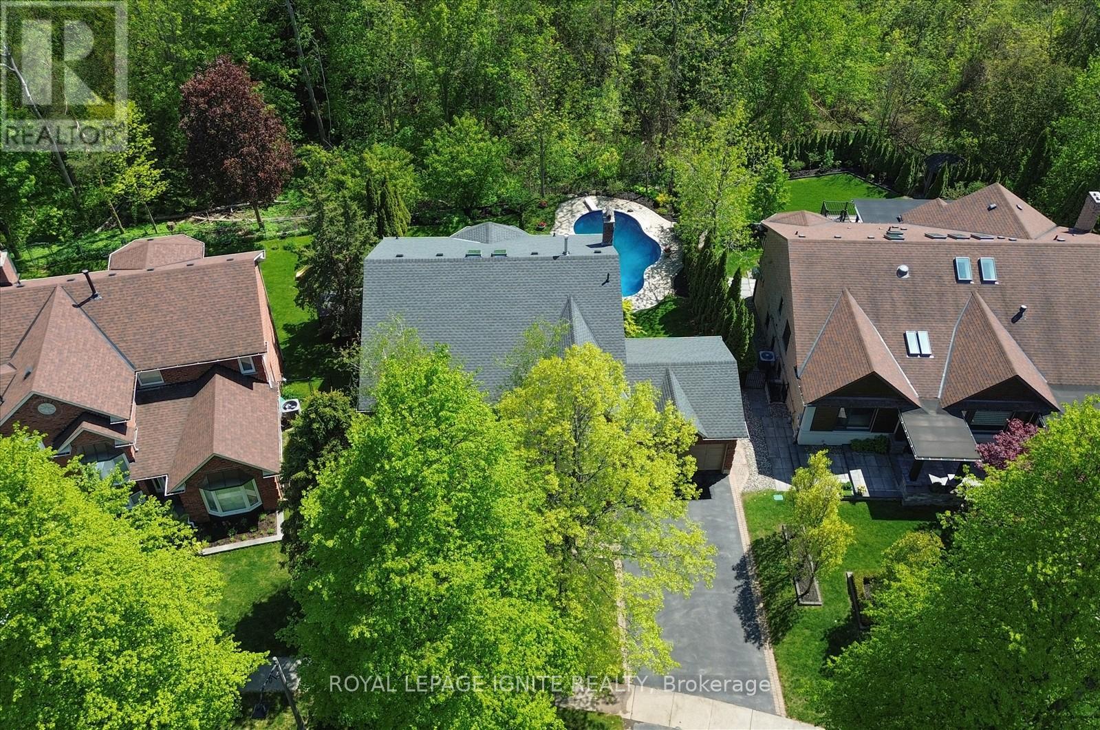 885 BAYLAWN DRIVE - 4