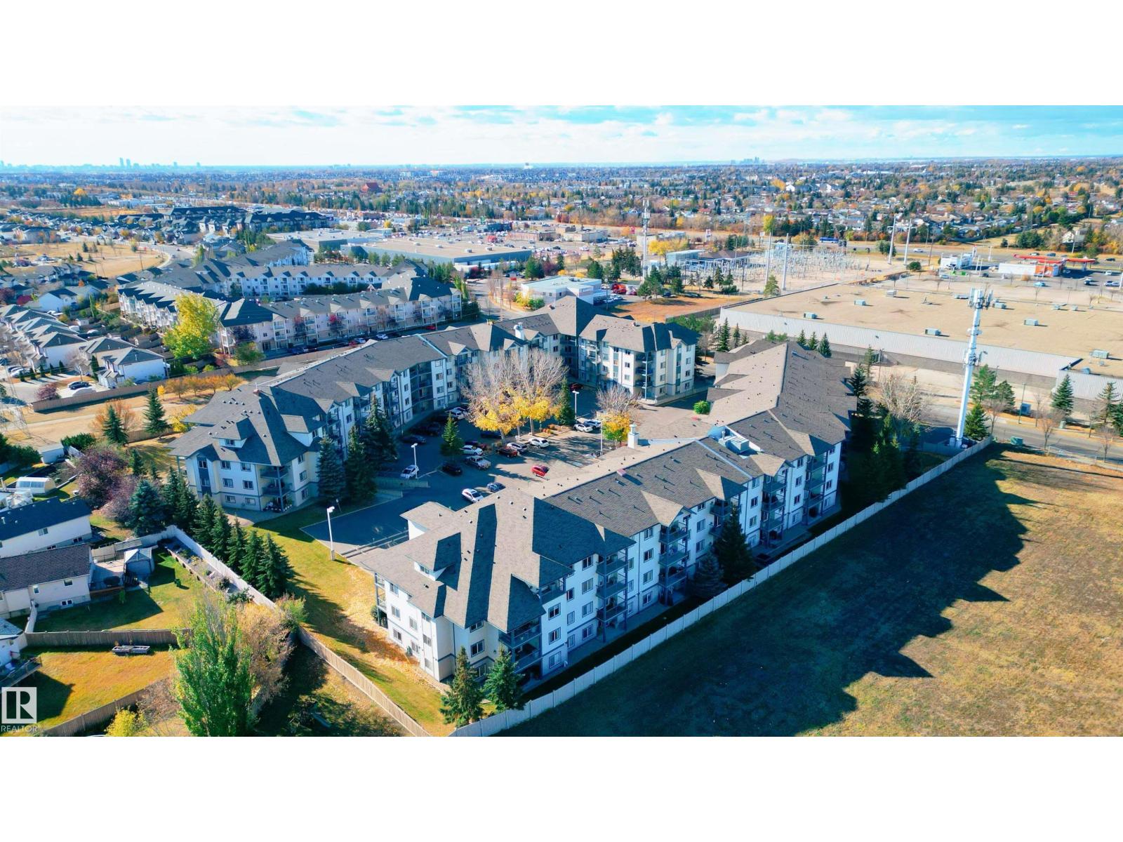 #221 16303 95 ST NW - 32