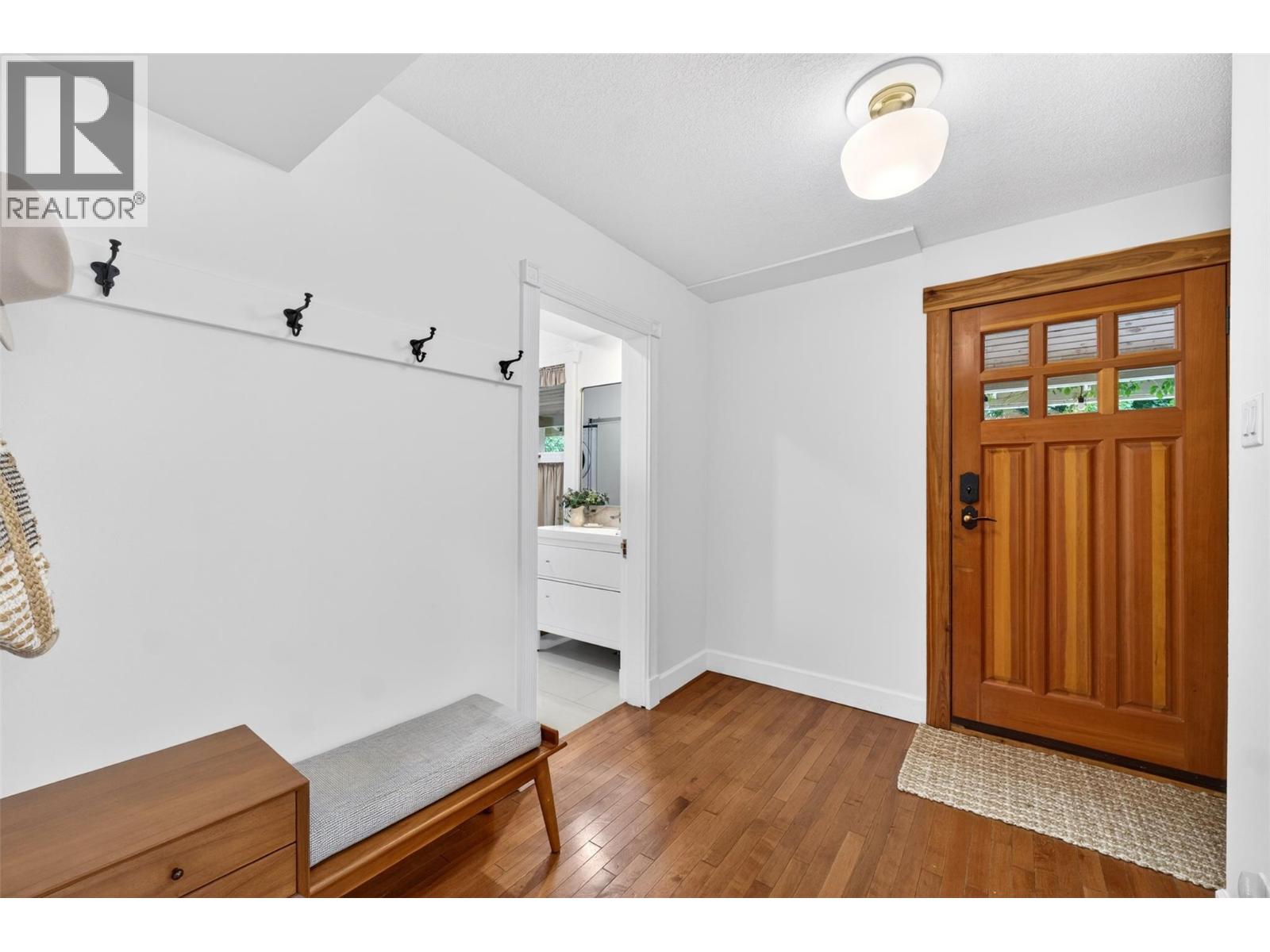 230 Shuswap Street SE - 30
