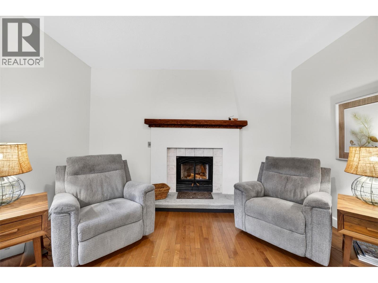230 Shuswap Street SE - 23