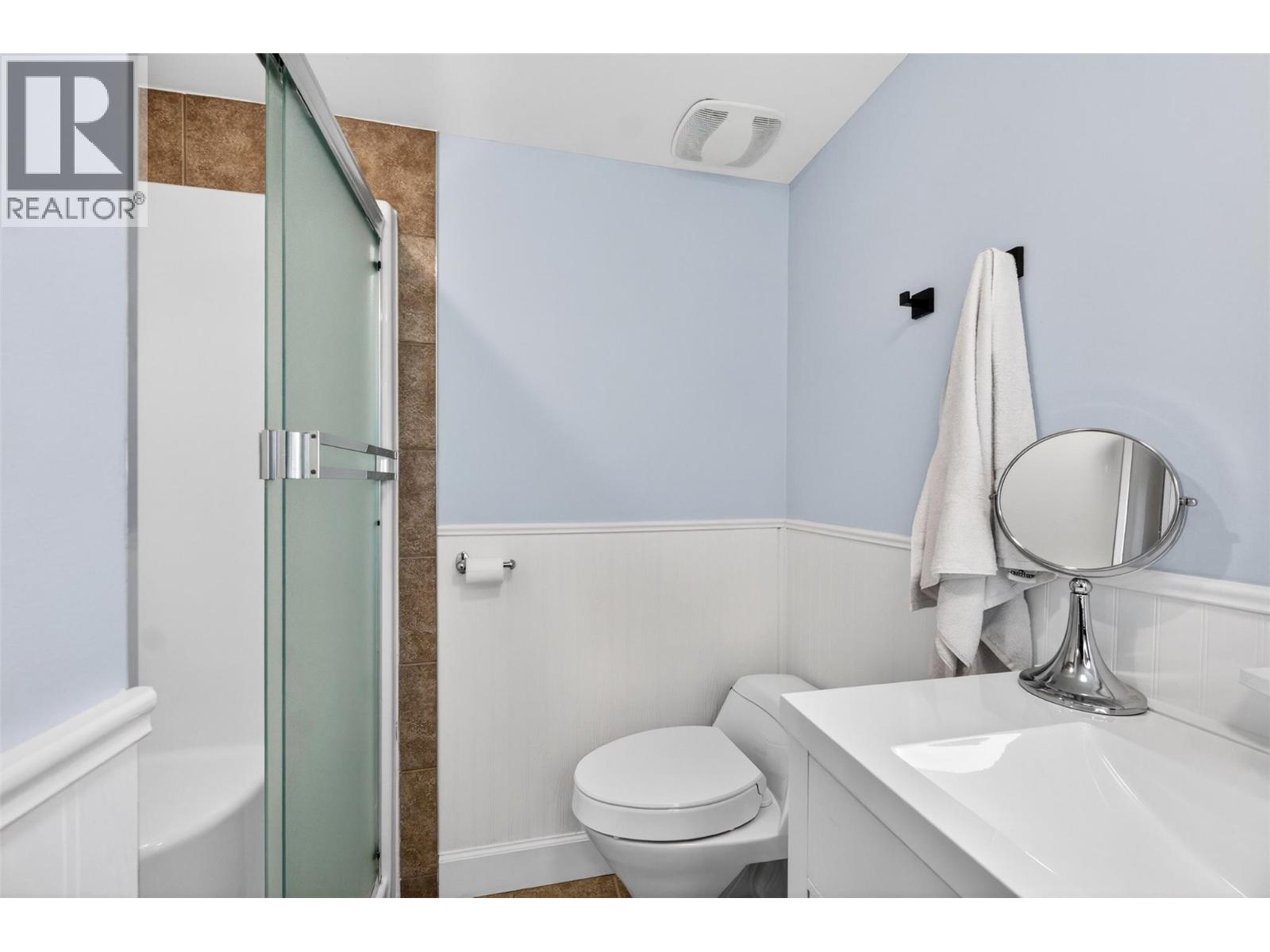 230 Shuswap Street SE - 46