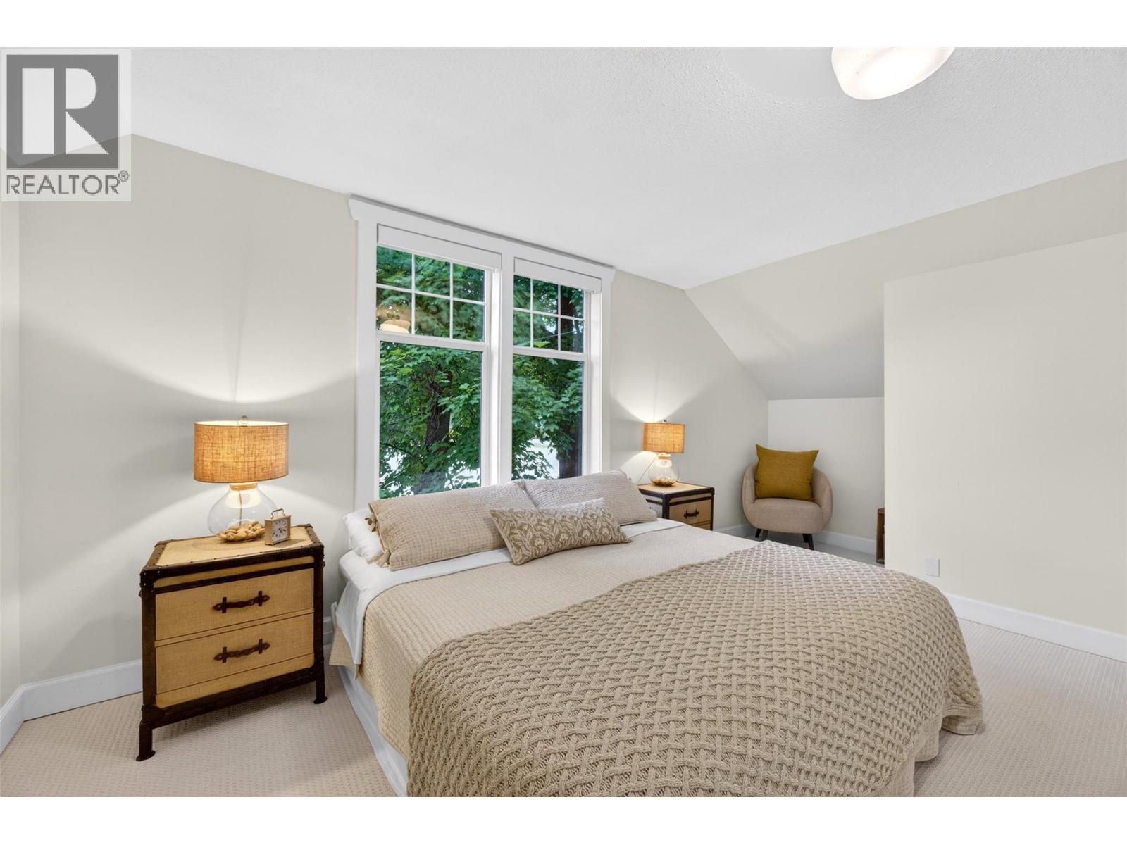 230 Shuswap Street SE - 39