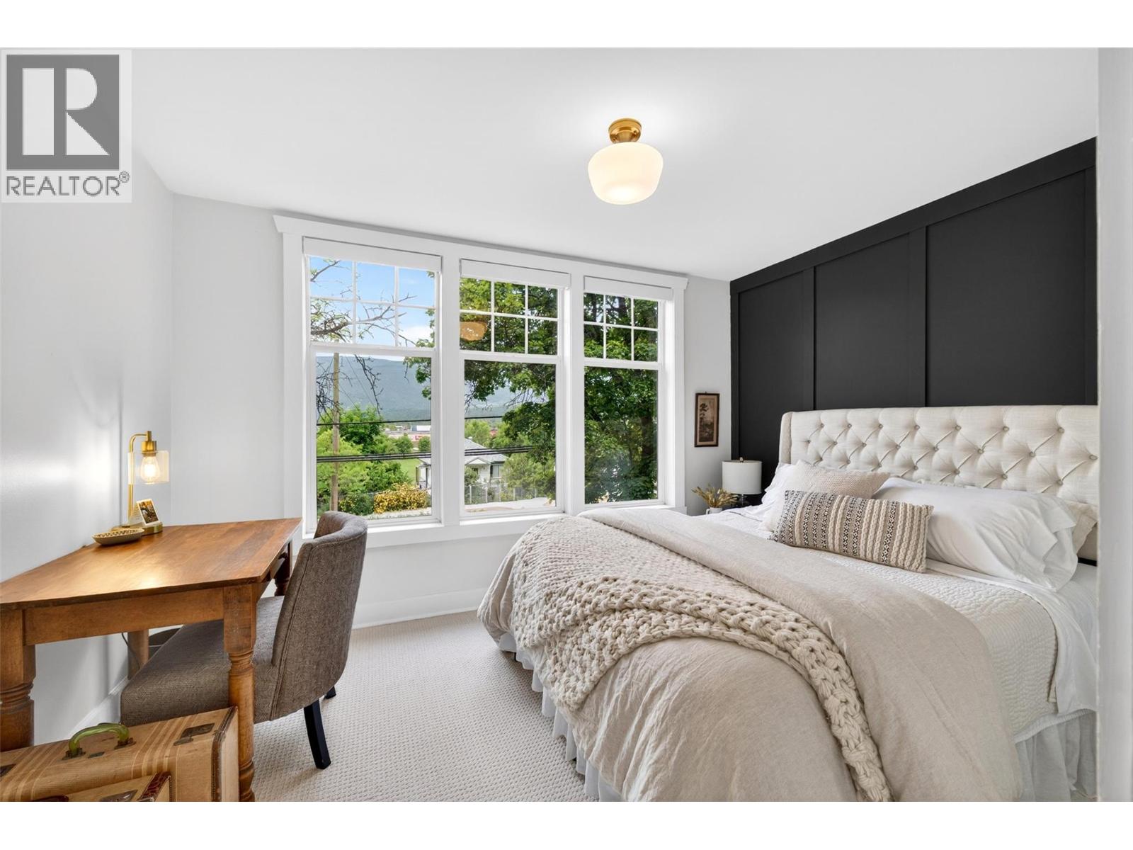 230 Shuswap Street SE - 42