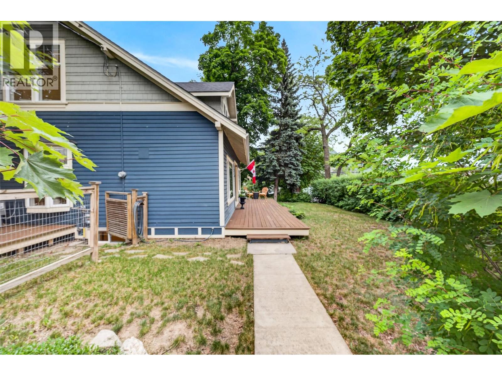 230 Shuswap Street SE - 60