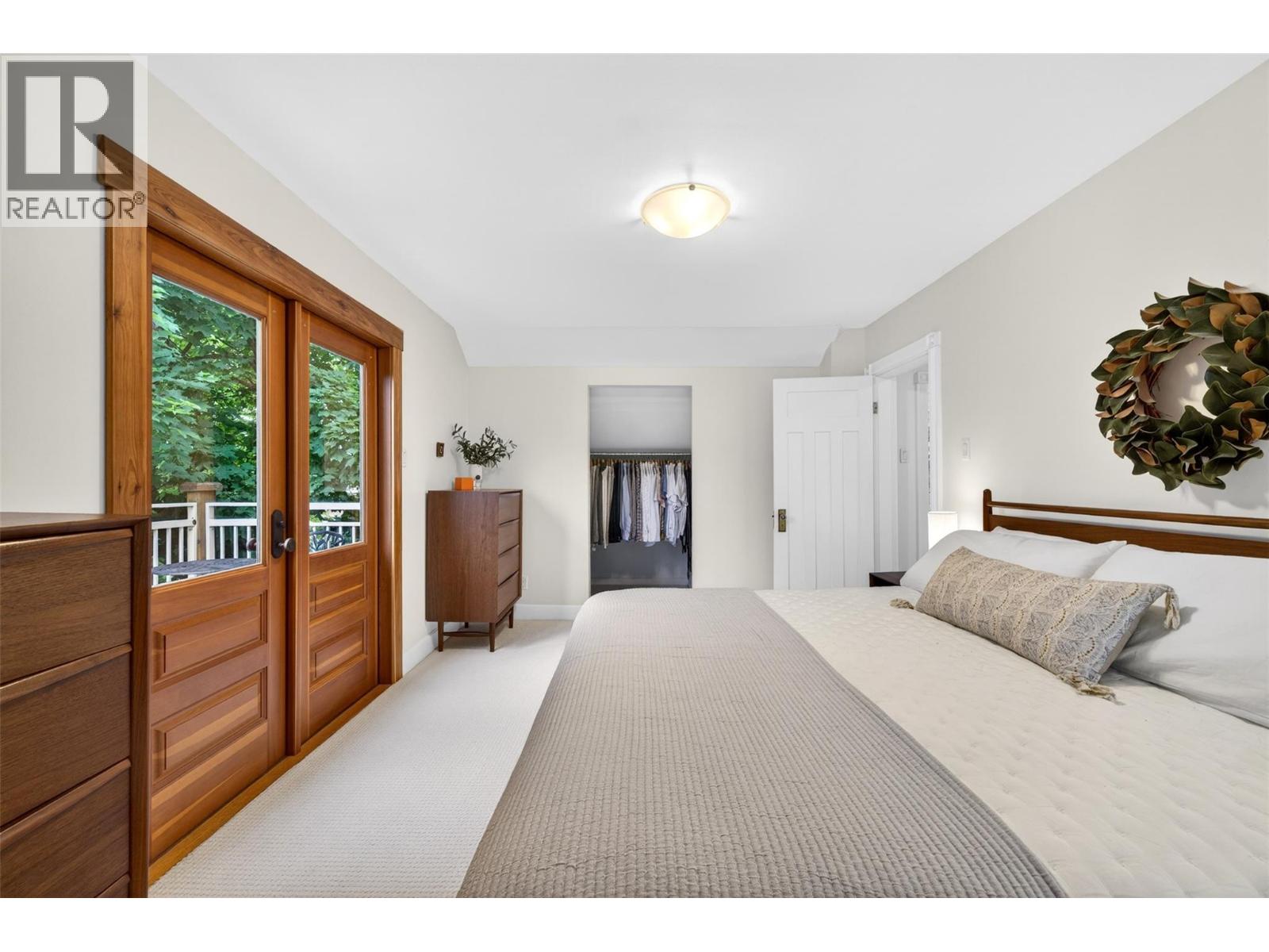230 Shuswap Street SE - 45