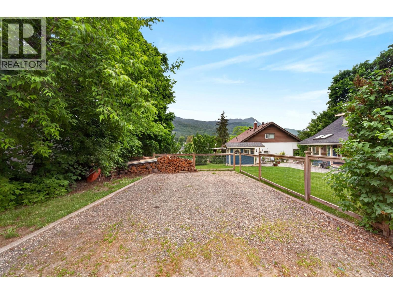 230 Shuswap Street SE - 67