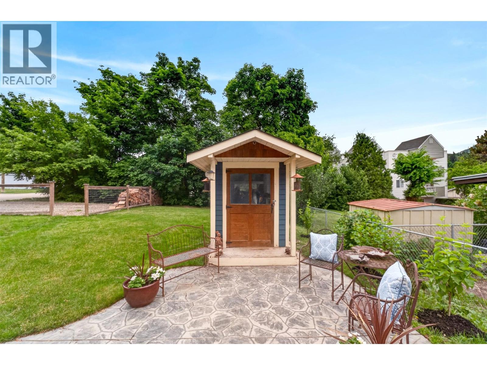 230 Shuswap Street SE - 73