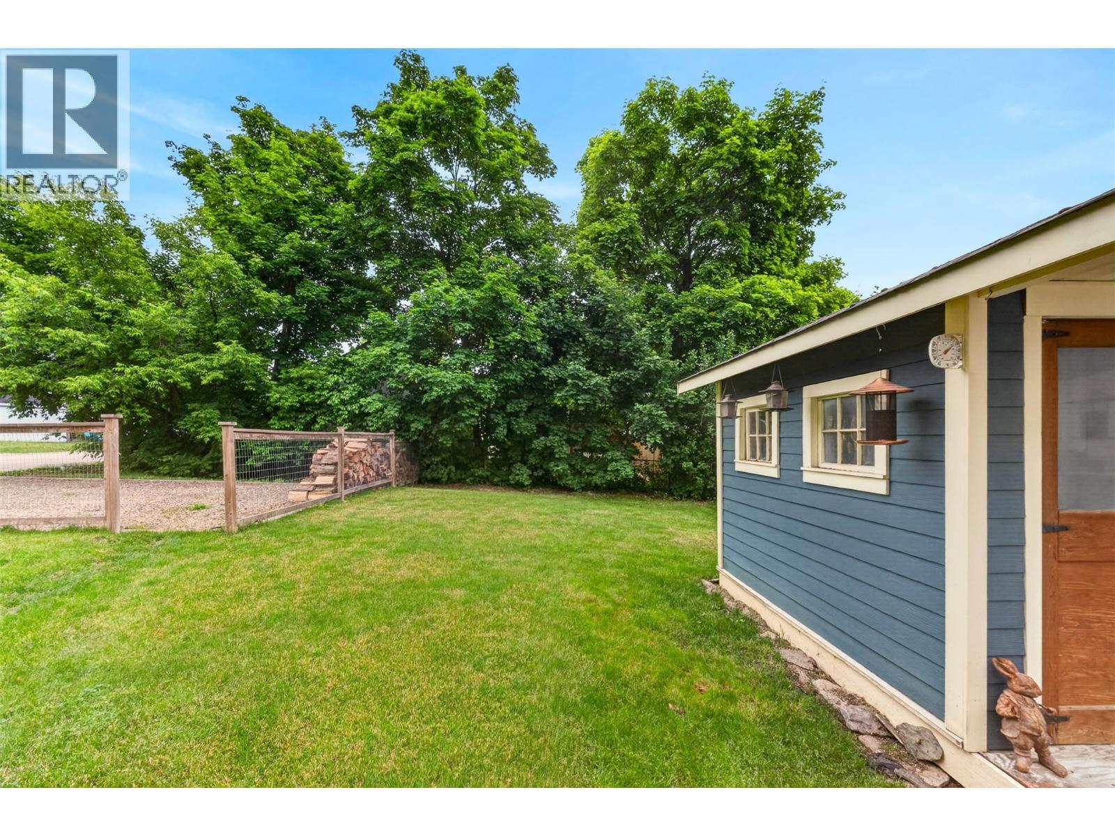 230 Shuswap Street SE - 71