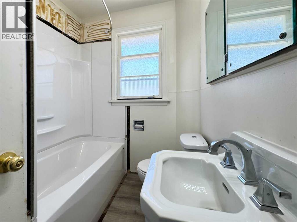 4-pc Bathroom