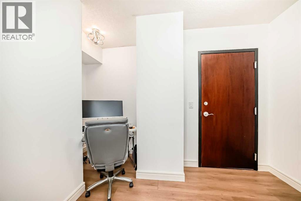 #2408 910 5 Avenue SW - 25