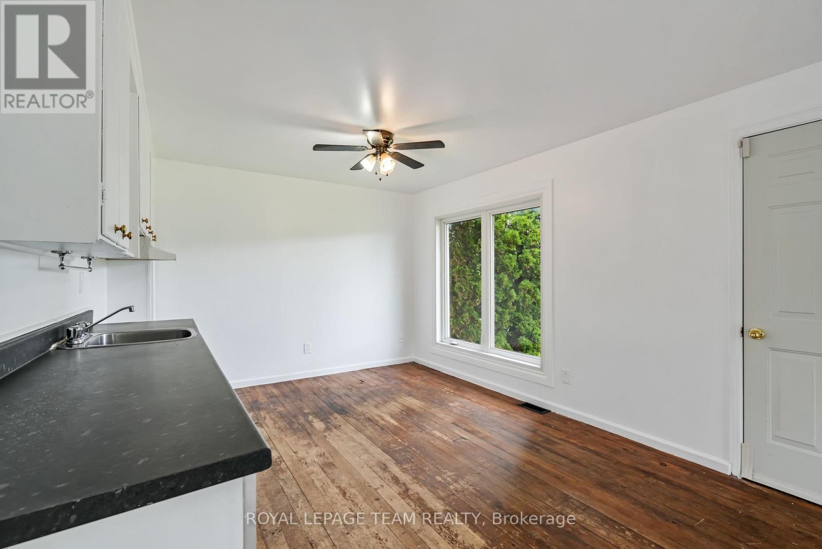 144 MAIN STREET N - 6