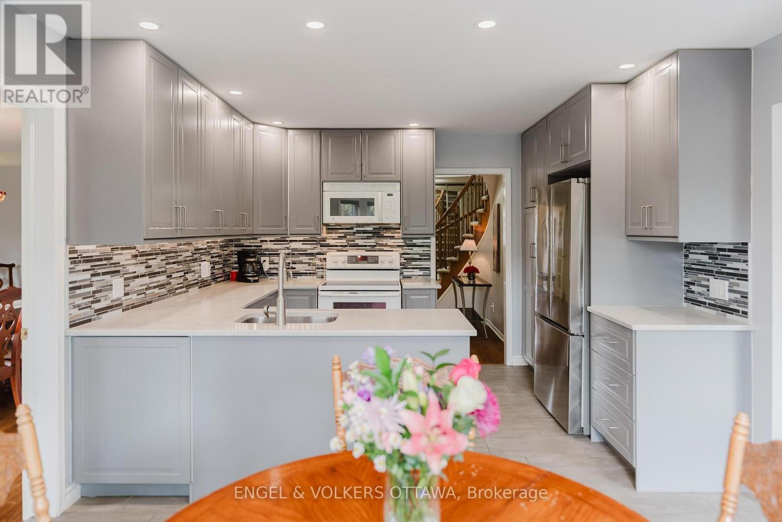 30 HUNTINGS END AVENUE - 10