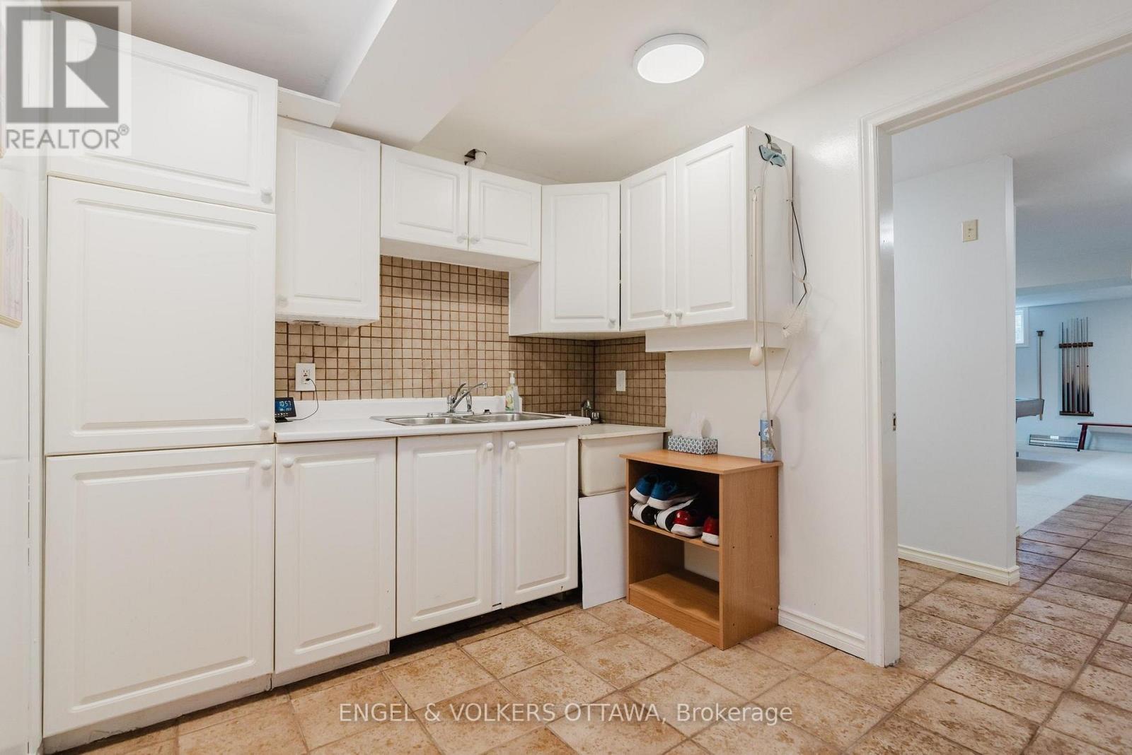 30 HUNTINGS END AVENUE - 35