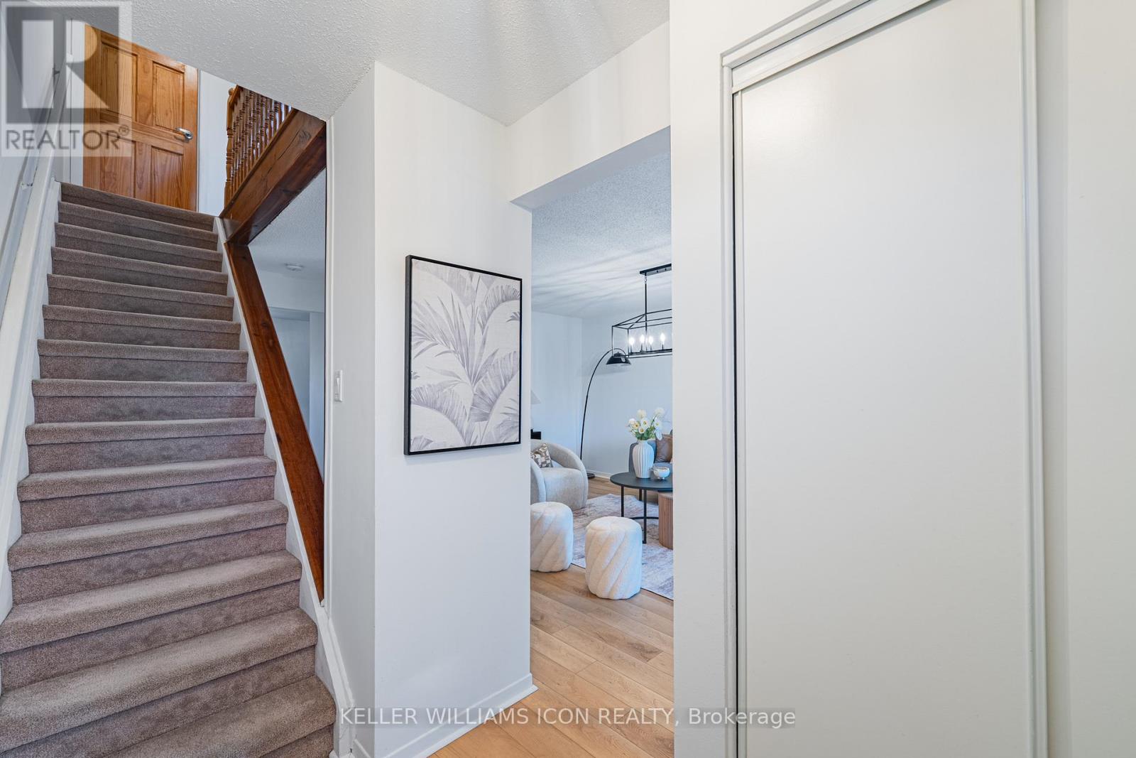 968 MEADOWLANDS DRIVE - 11