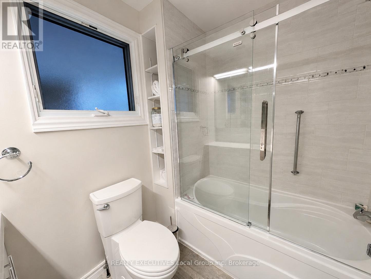 672 NORMAN AVENUE - 10