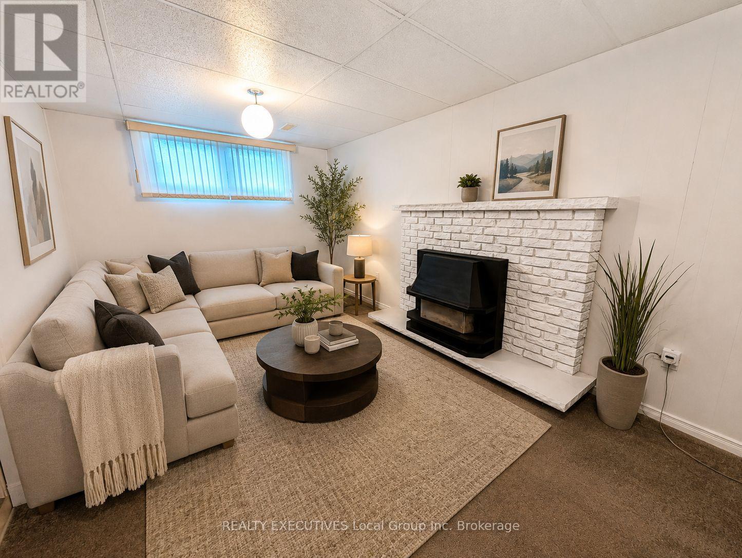 672 NORMAN AVENUE - 11