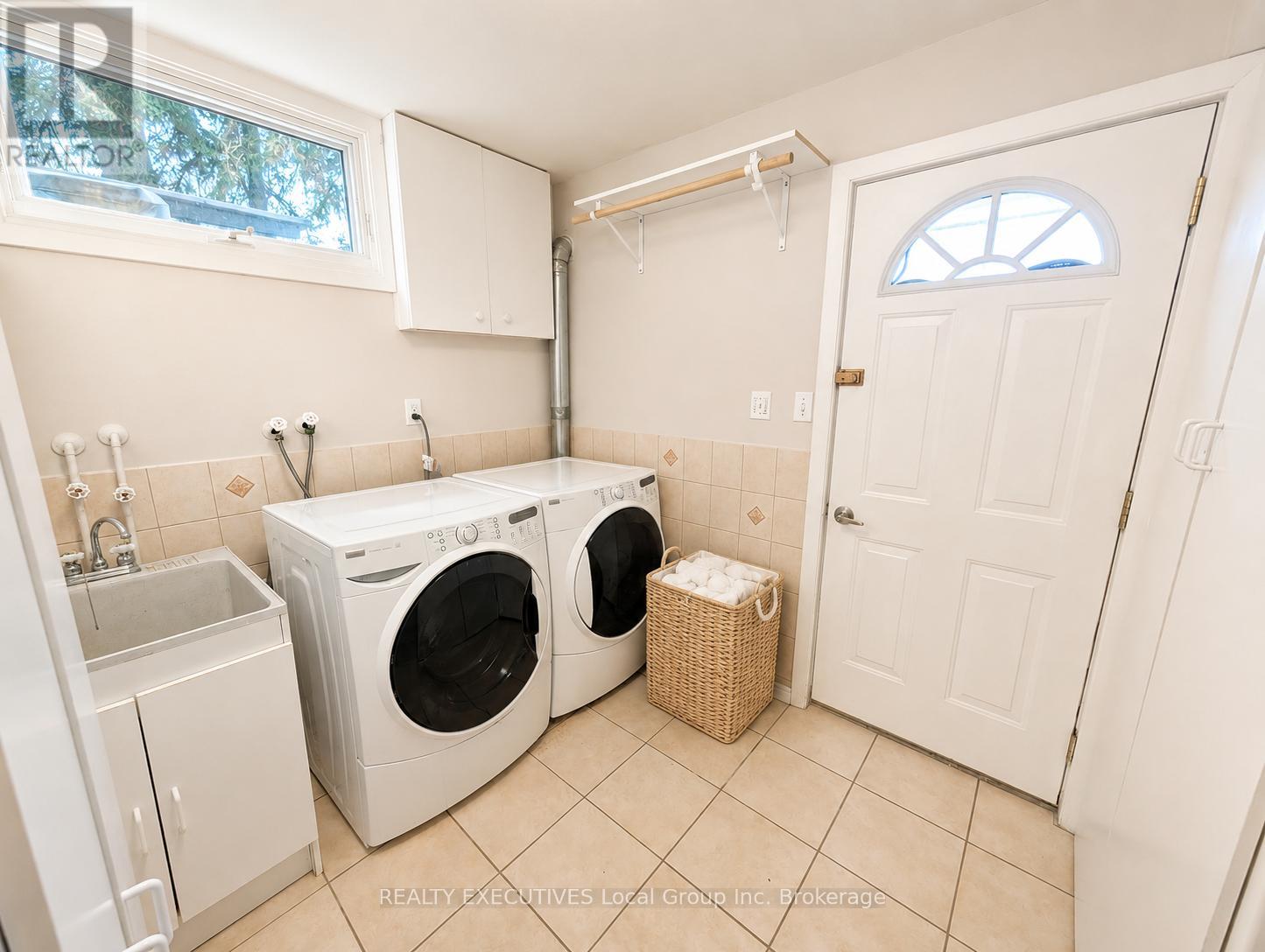 672 NORMAN AVENUE - 13
