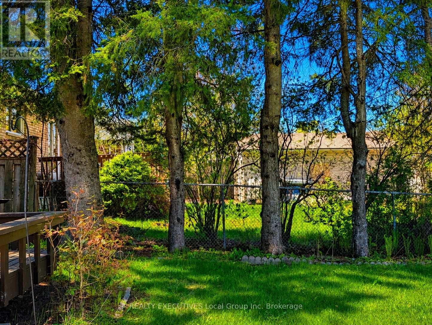 672 NORMAN AVENUE - 17