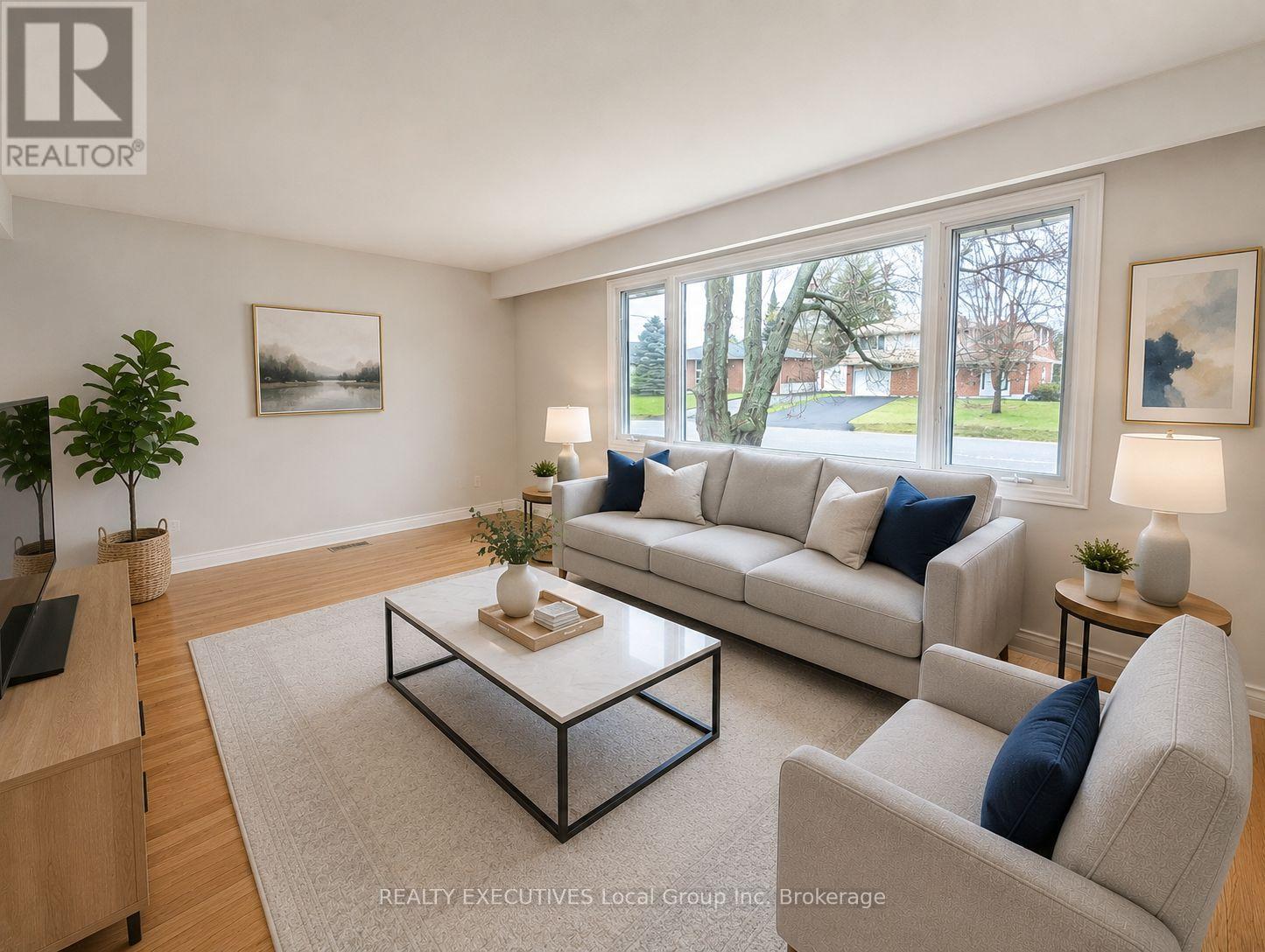 672 NORMAN AVENUE - Image 2