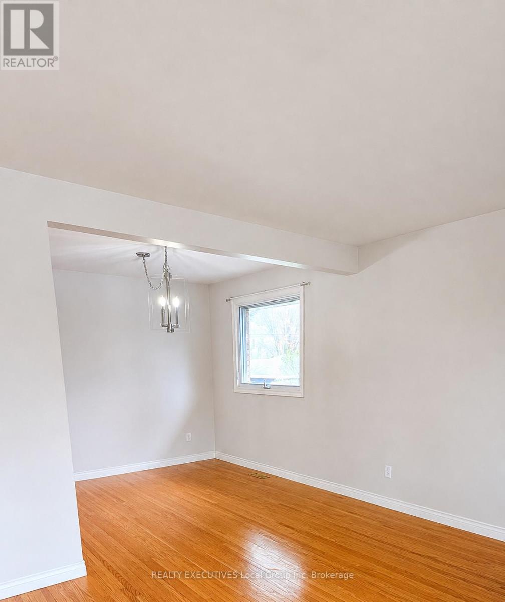 672 NORMAN AVENUE - 22