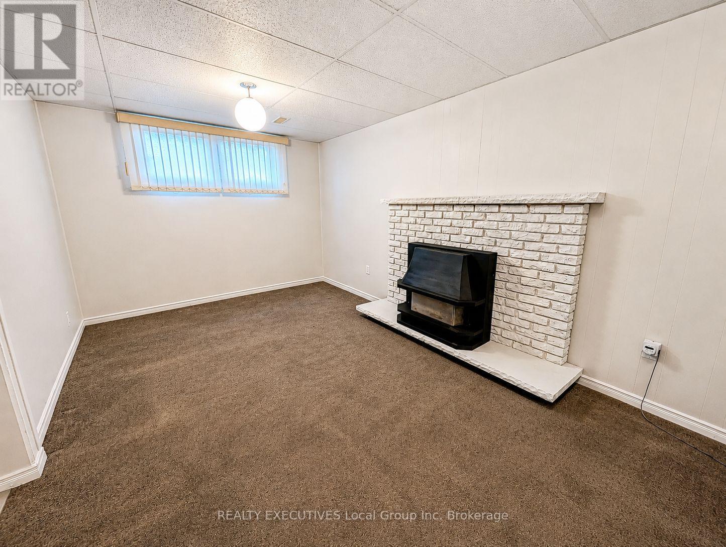 672 NORMAN AVENUE - 23