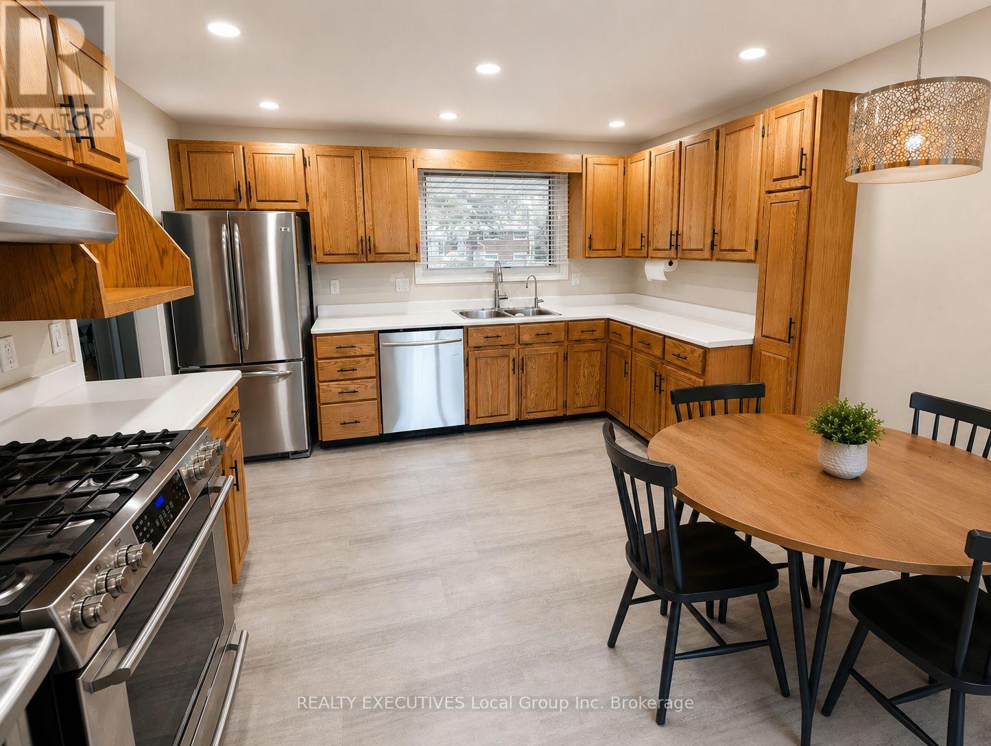 672 NORMAN AVENUE - 5