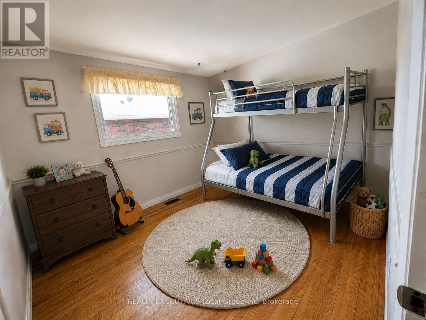 672 NORMAN AVENUE - 8