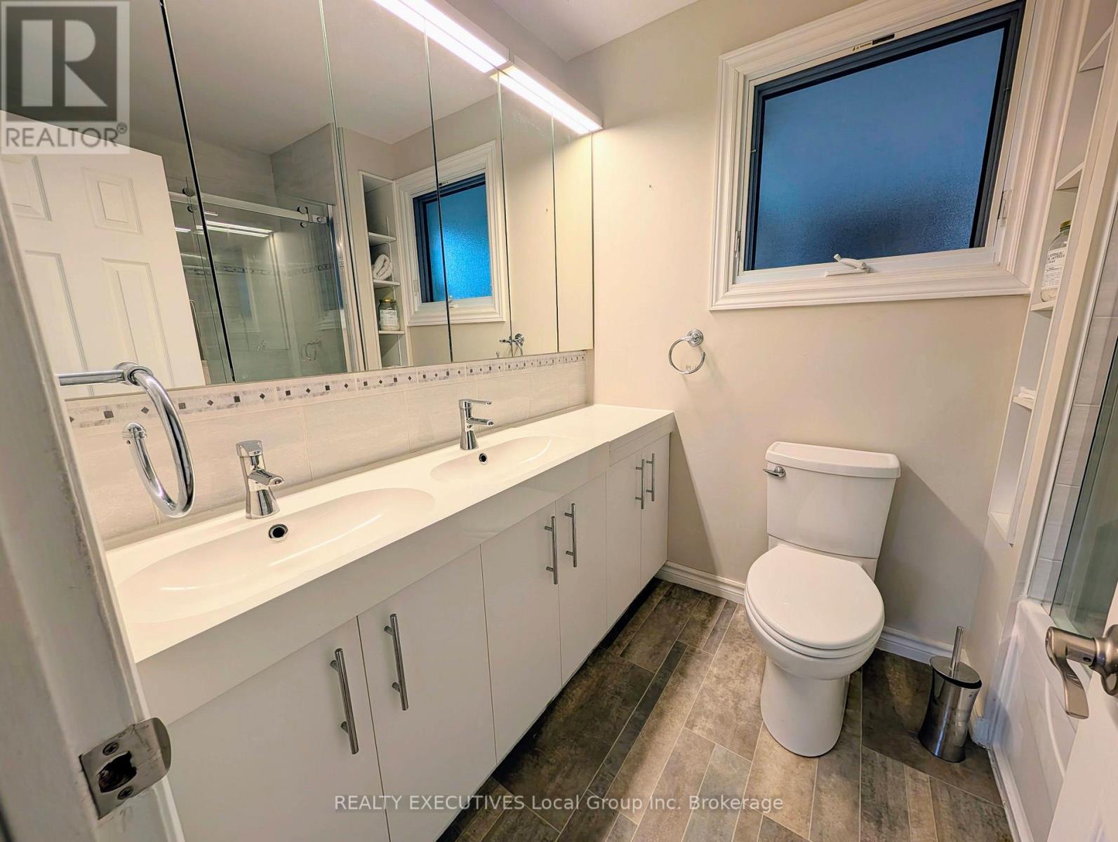 672 NORMAN AVENUE - 9
