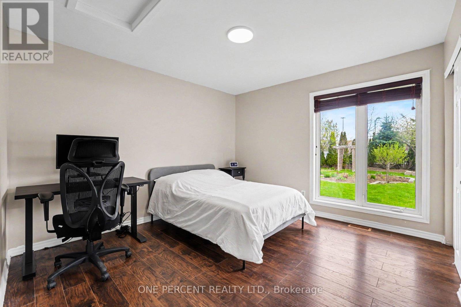 860 TARADALE DRIVE - 14
