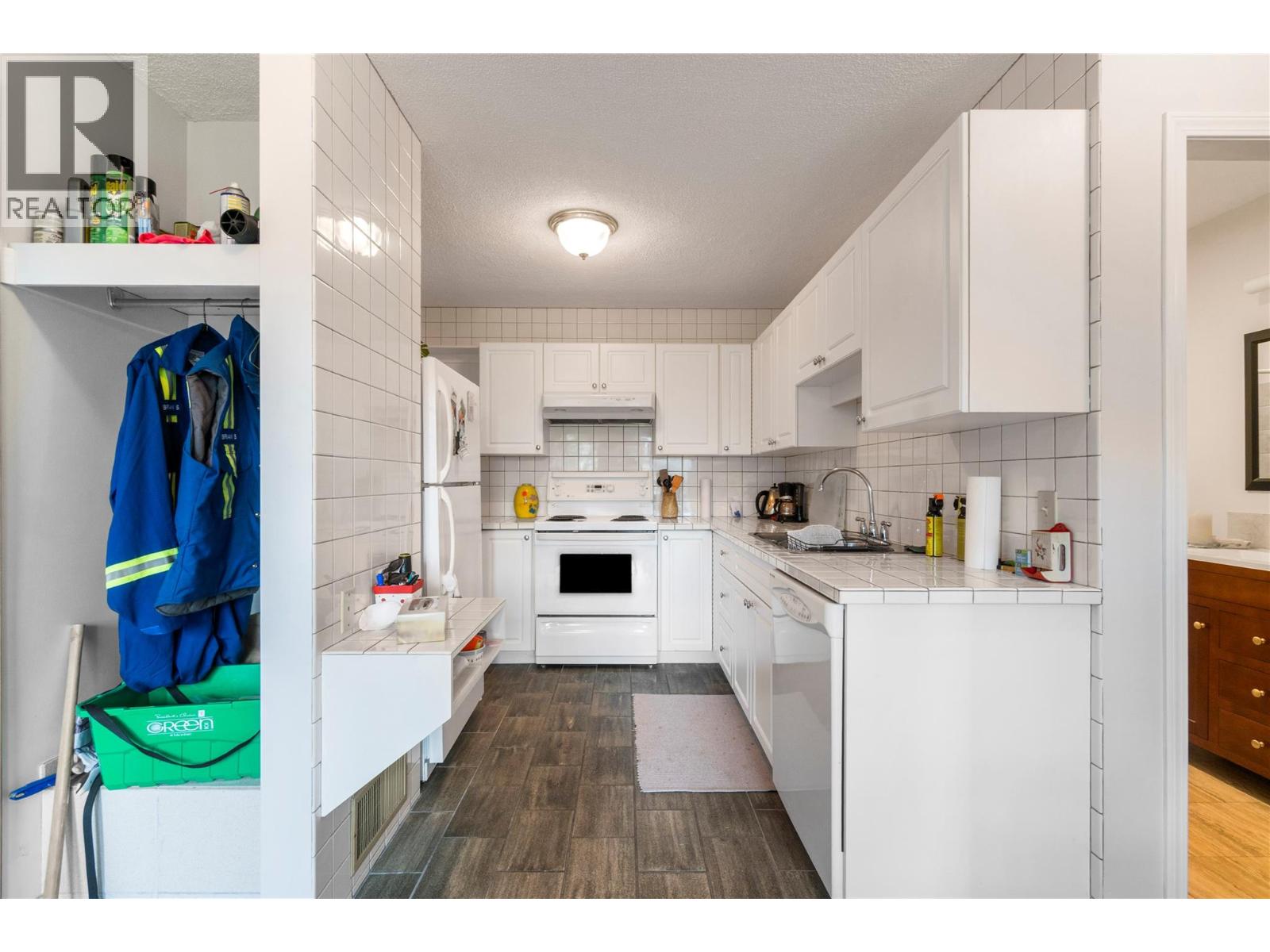 7256 Estate Drive - 5