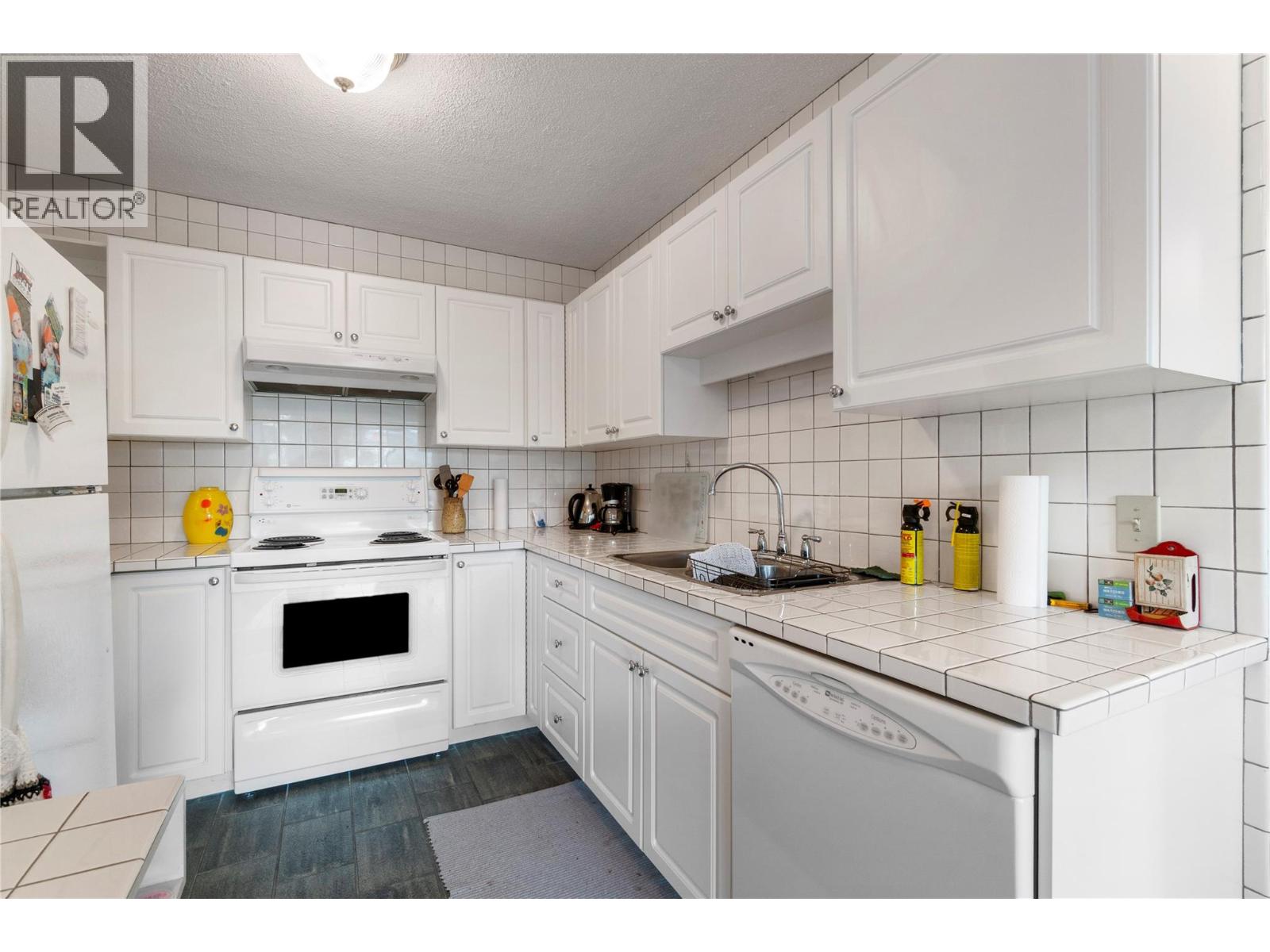 7256 Estate Drive - 6