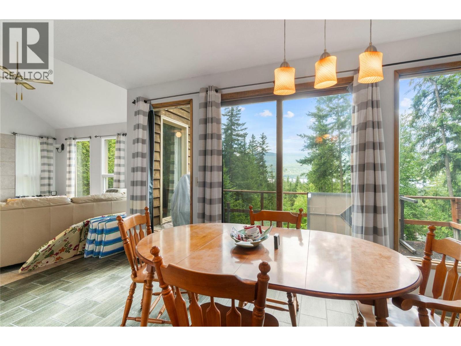7256 Estate Drive - 8