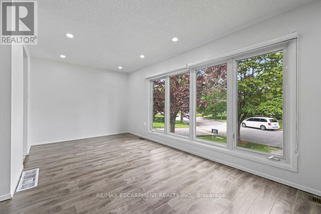 24 TARA CRESCENT - 20