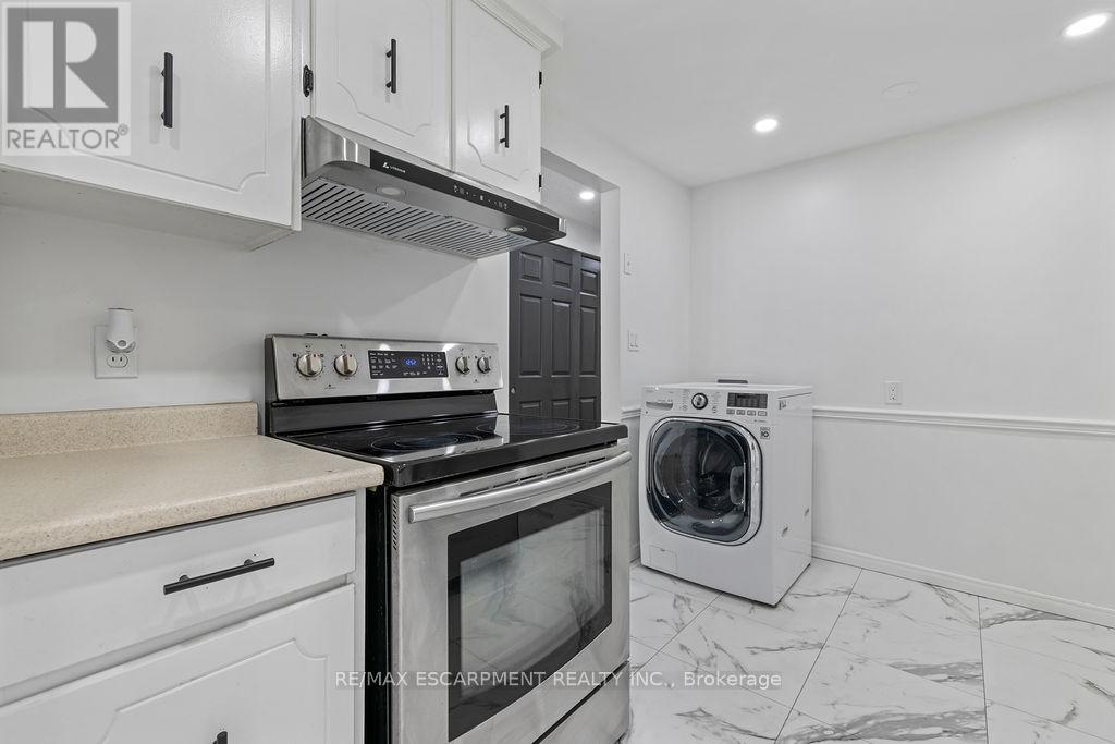 24 TARA CRESCENT - 22