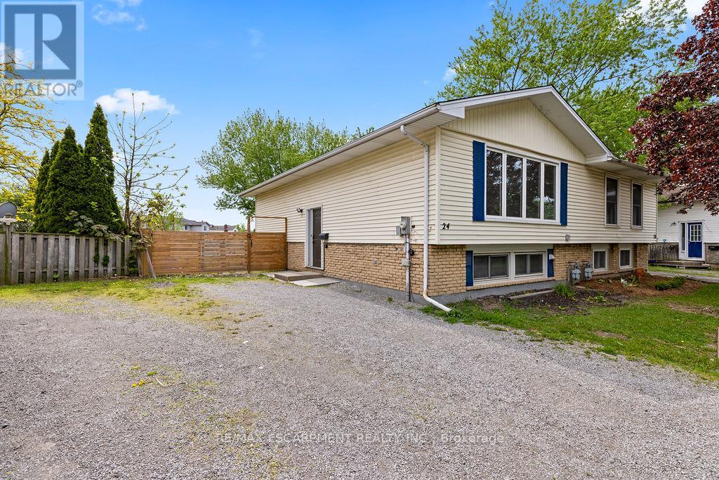 24 TARA CRESCENT - 3