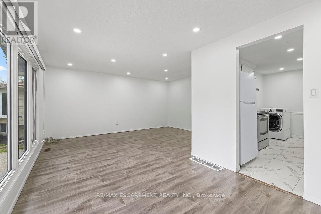 24 TARA CRESCENT - 31