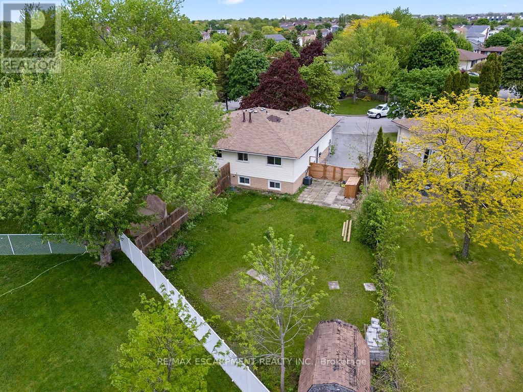 24 TARA CRESCENT - 37