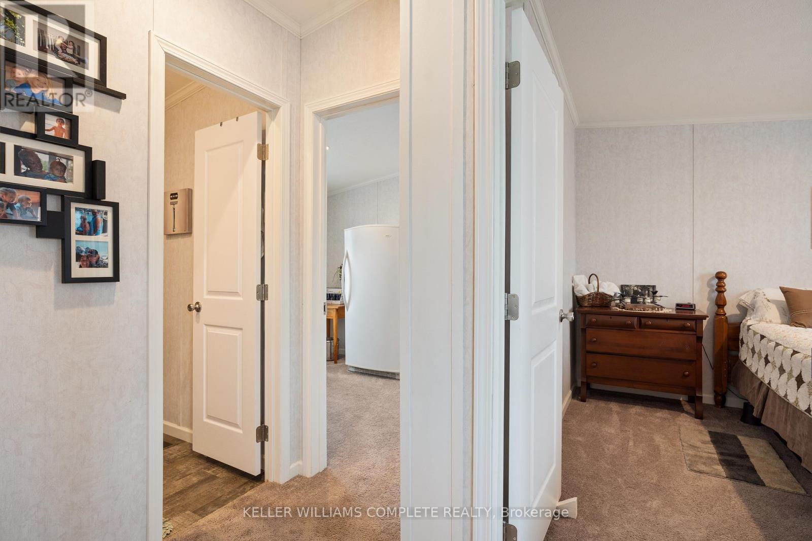 22 COPPER BEECH DRIVE - 15