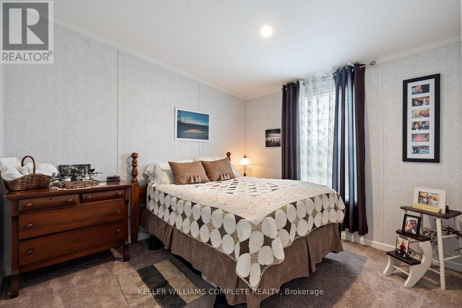 22 COPPER BEECH DRIVE - 16