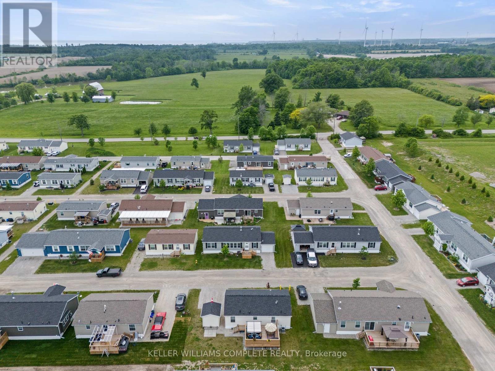 22 COPPER BEECH DRIVE - 25
